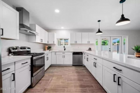 Peaceful Family Friendly 4 Bedroom Home with pool